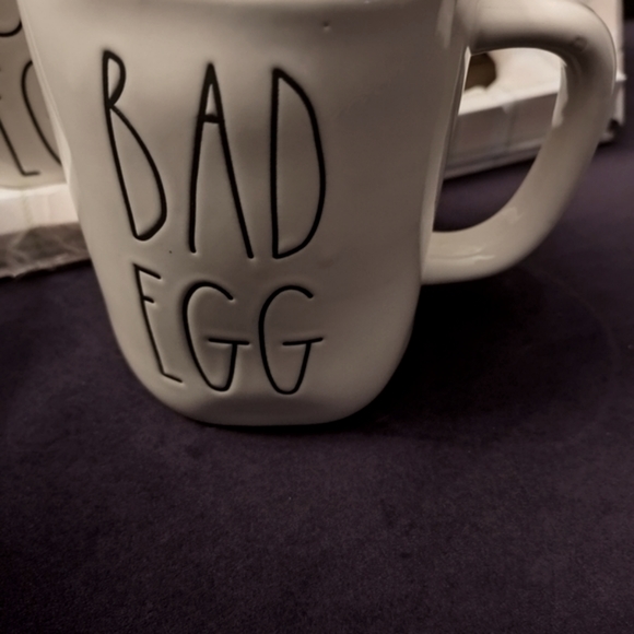 🆕2 RAE DUNN🐰MUGS. Handmade for Artesian Collection  Good/Bad Eggs - Picture 7 of 10